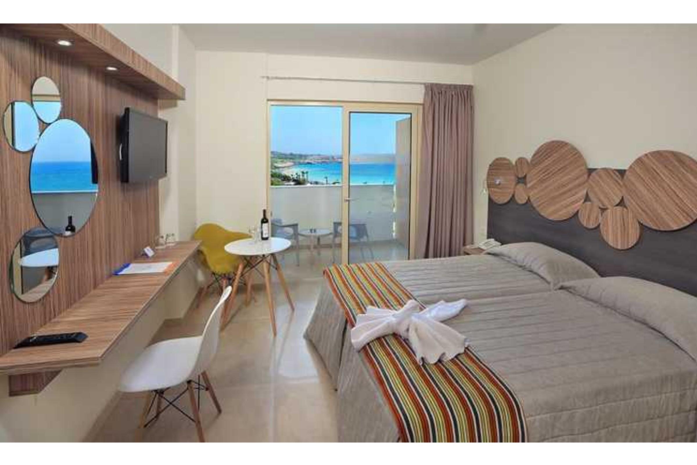 Nelia Gardens מלון