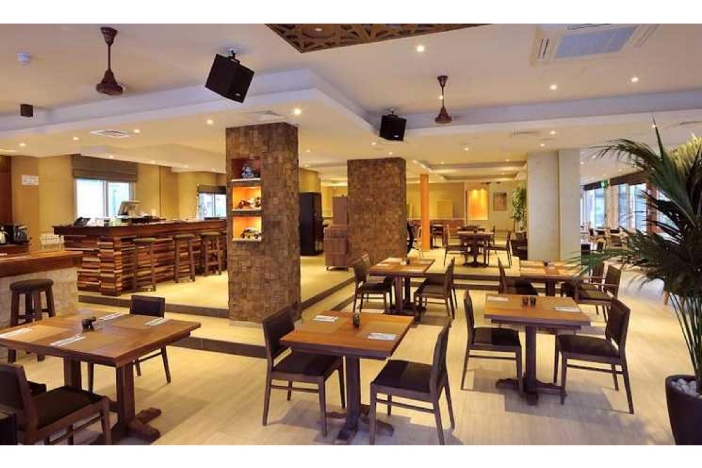 Nelia Gardens מלון 4*